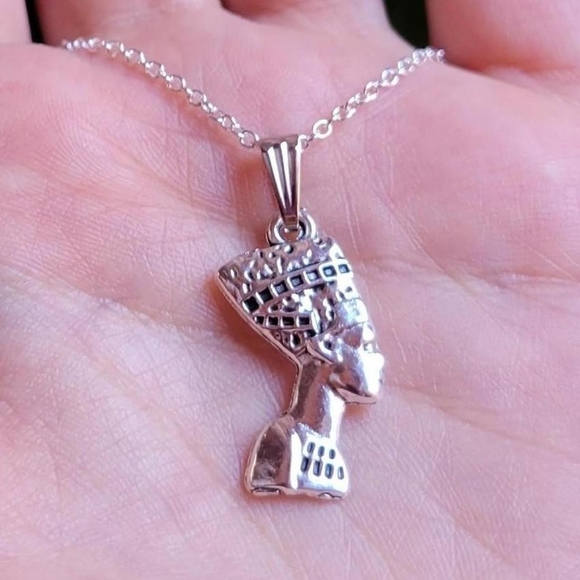 New Handmade Egyptian Queen Necklace - Picture 2 of 16